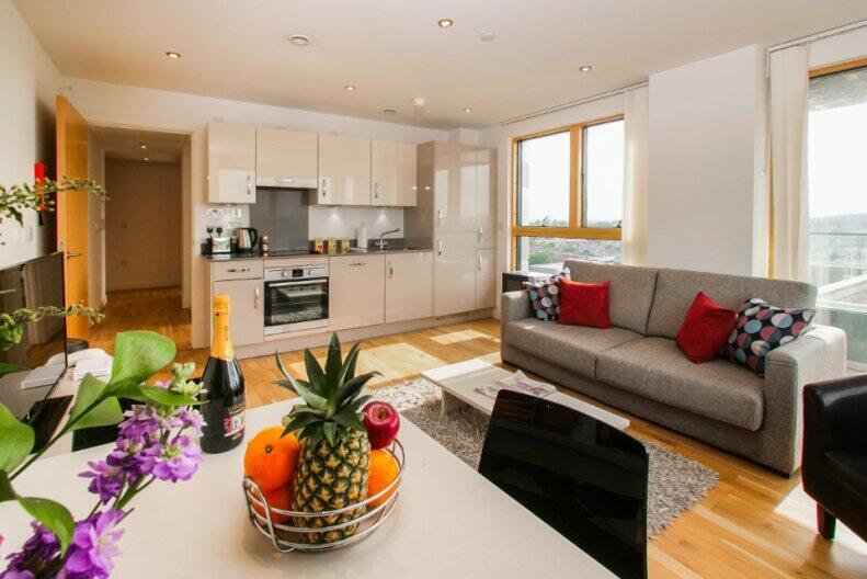 2 bedroom serviced apartment for rent in Alfred Street, Reading, Berkshire, RG1