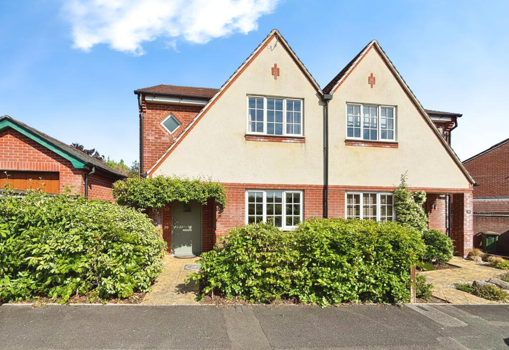 Main image of property: White Road, Old Bishopstoke, Eastleigh, SO50