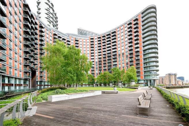 Main image of property: New Providence Wharf, Fairmont Avenue, London, E14 9PW
