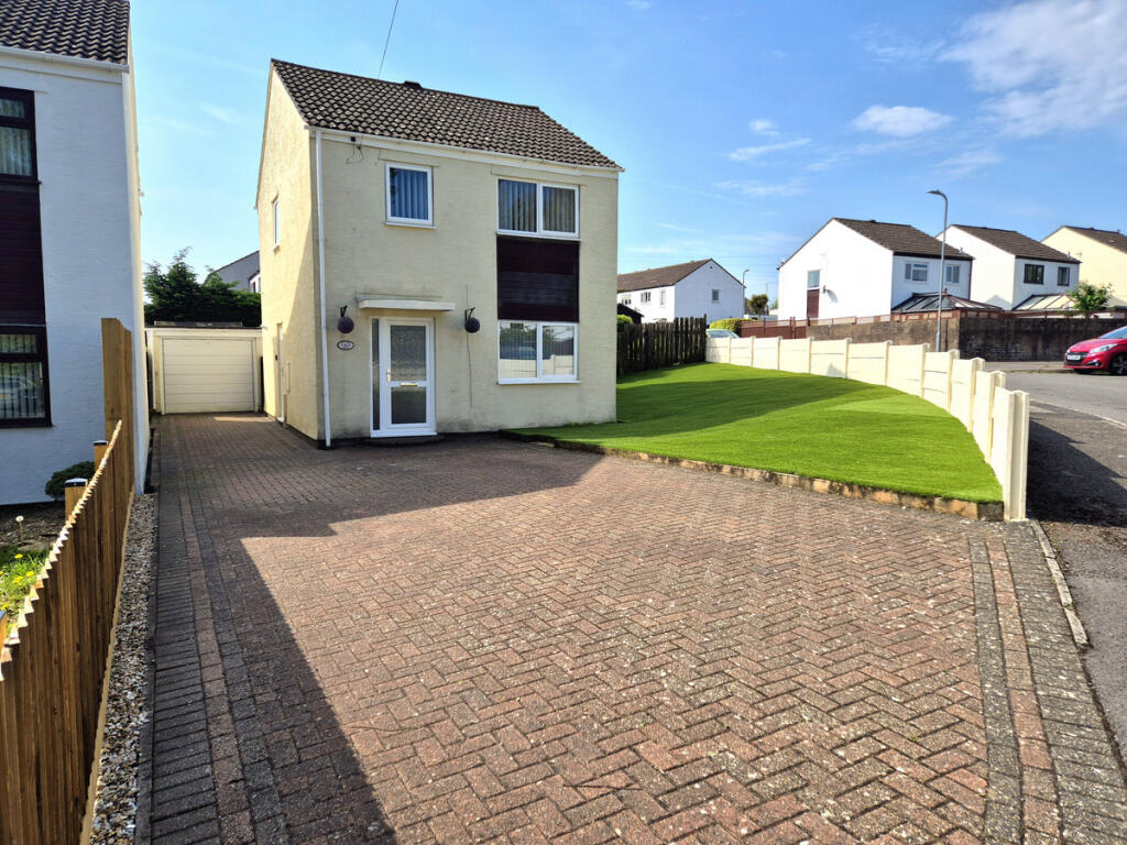 Main image of property: Castle Lodge Crescent, Caldicot, NP26 4