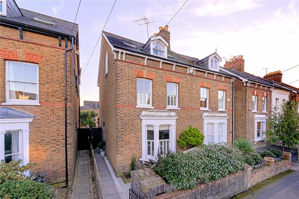 4 bedroom semidetached house for sale in Heathfield North, Twickenham, TW2