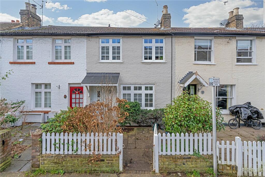 2 bedroom terraced house for sale in Lion Road, Twickenham, Middlesex, TW1