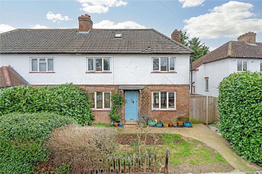 4 bedroom semidetached house for sale in Fielding Avenue, Twickenham, TW2