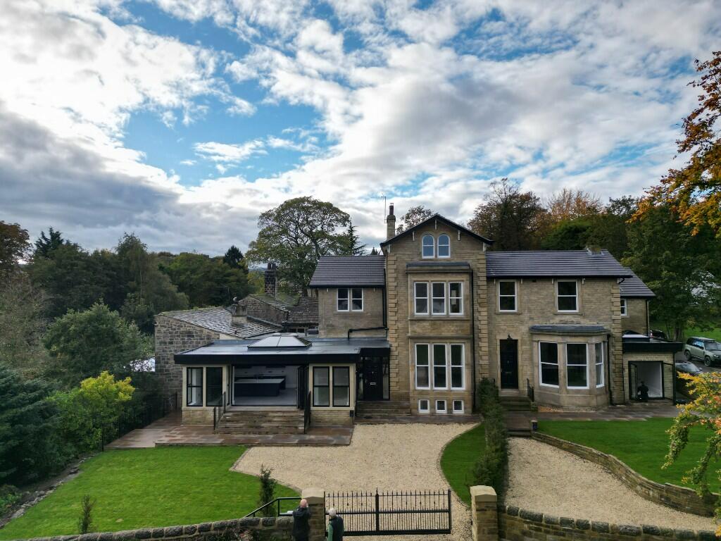 5 bedroom semidetached house for sale in Woodlands Drive, Rawdon, BD10