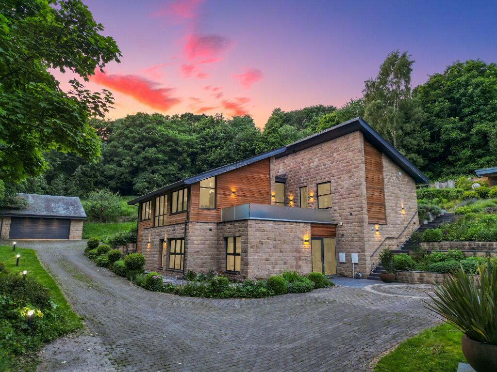 5 bedroom detached house for sale in Orchid Way, Leeds, Rawdon, LS19