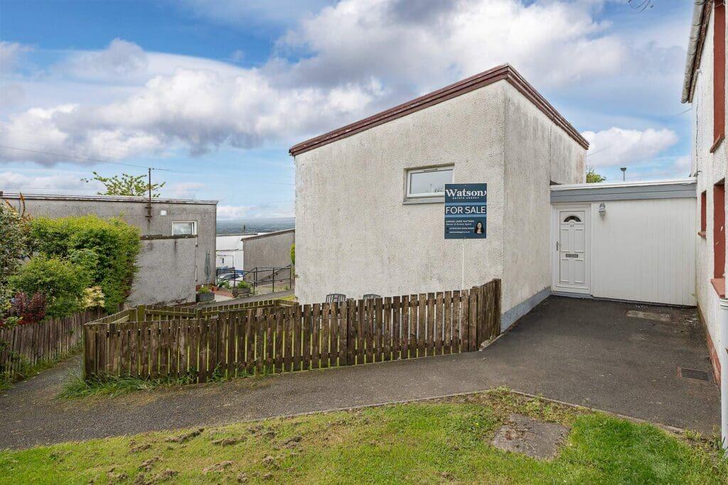 2 bedroom end of terrace house for sale in Whitelaw Drive, Bathgate, EH48