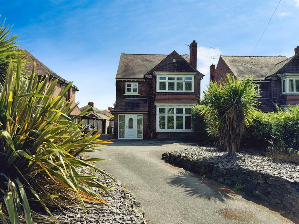 5 bedroom detached house for sale in Sparken Hill, Worksop, S80