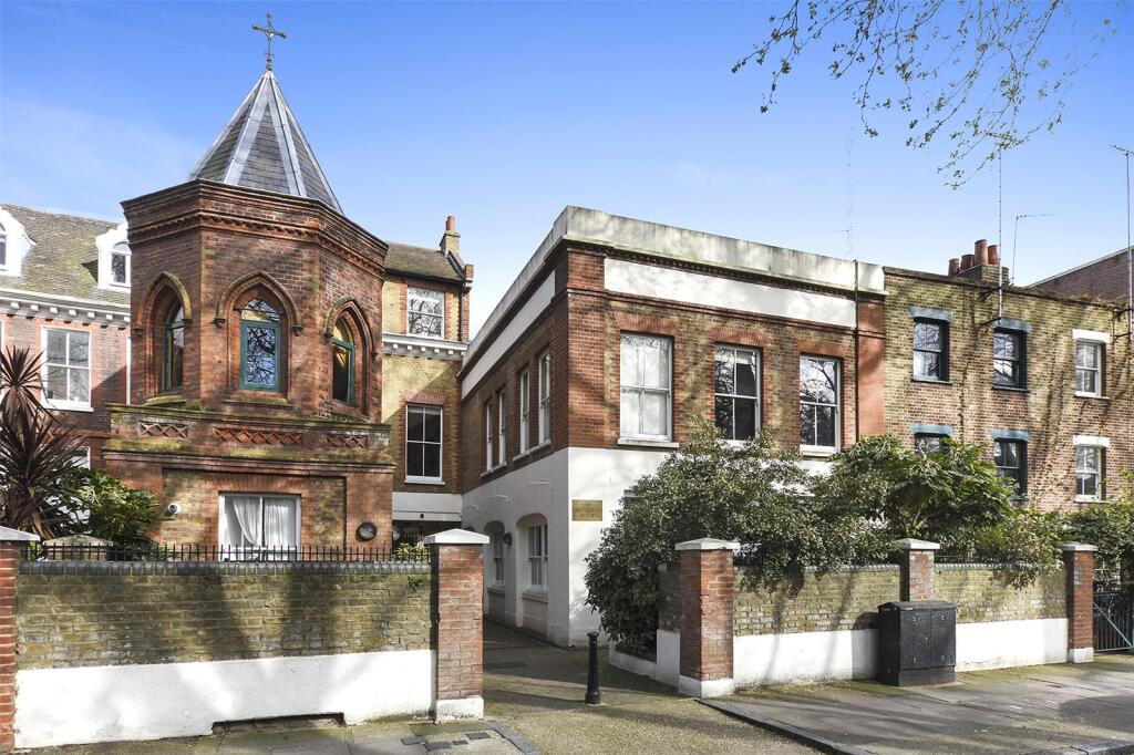 Main image of property: University House, 16 Victoria Park Square, Bethnal Green, London, E2