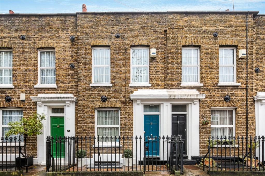 3 bedroom terraced house for sale in Salmon Lane, Limehouse, London, E14