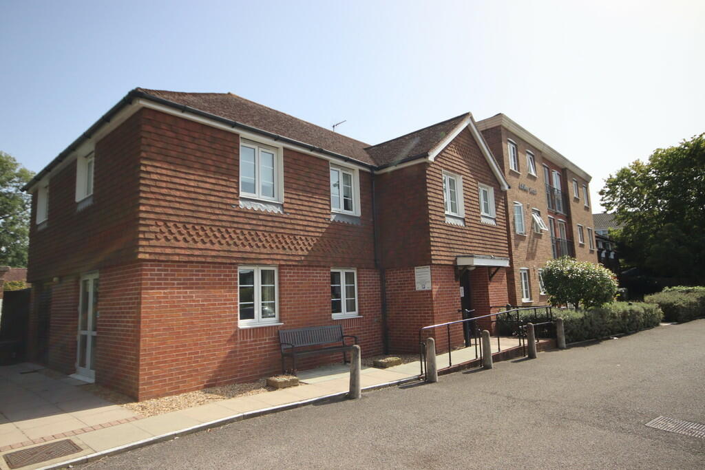 1 bedroom apartment for sale in Billingshurst, RH14