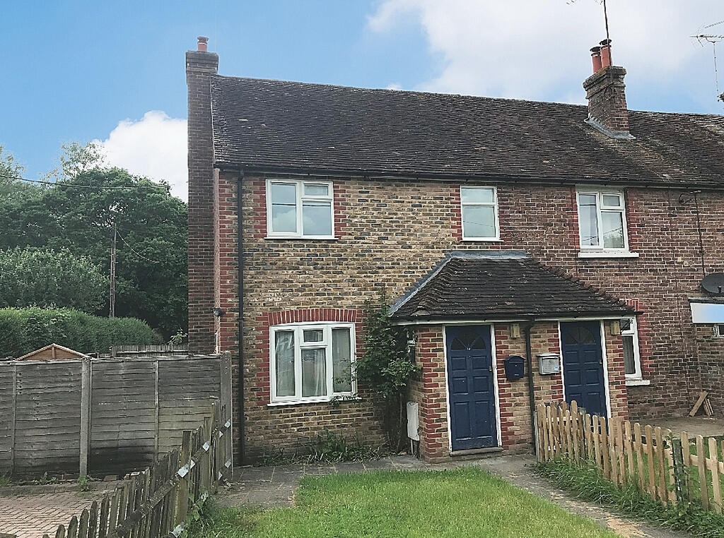 3 bedroom end of terrace house for sale in Hayes Lane Slinfold, RH13