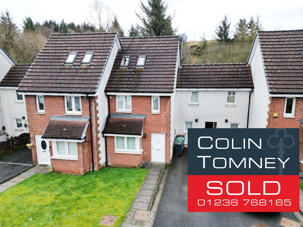 3 bedroom town house for sale in Milldam Road, Caldercruix, Airdrie ML6