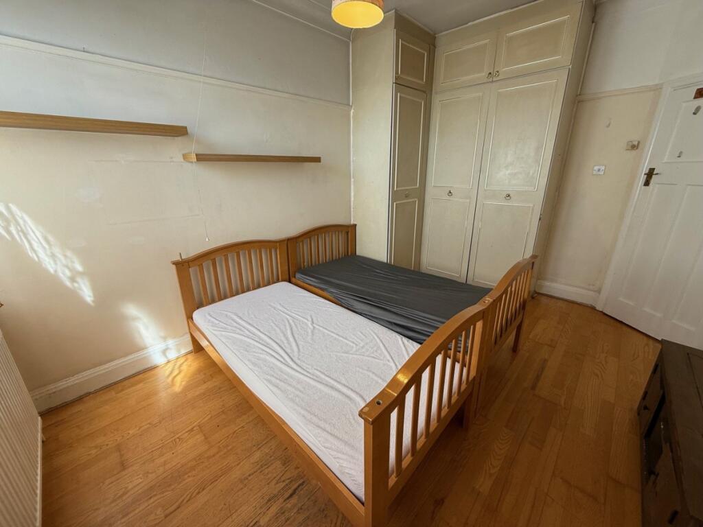 Main image of property: Oakthorpe Road, Palmers Green