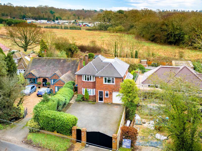 4 bedroom detached house for sale in Wexham Street, Slough, SL3