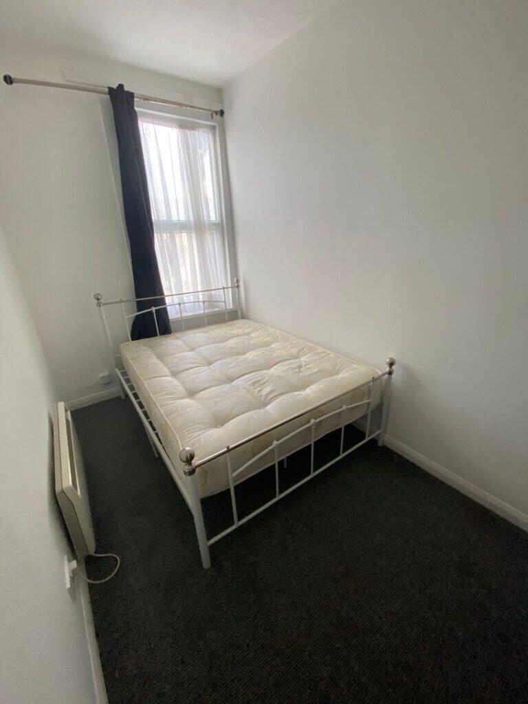 Main image of property: 1 Bedroom Flat – Kensington Gardens, Ilford IG1