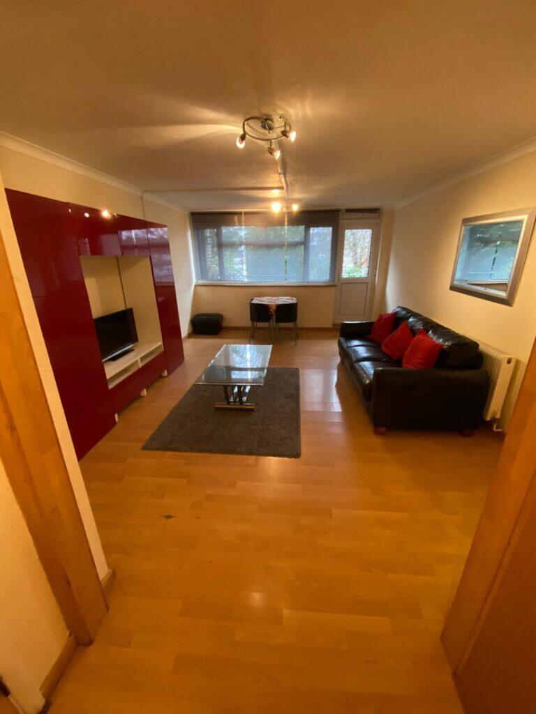 Main image of property: 1 Bedroom Flat – Windsor Court, Southgate N14