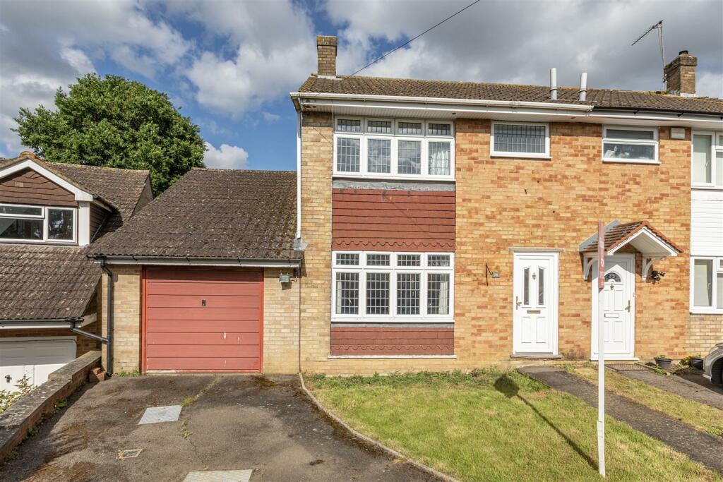 3 bedroom semidetached house for sale in Howards Lane, Row Town, KT15