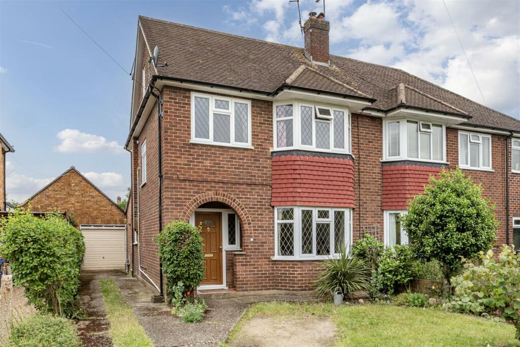 4 bedroom semidetached house for sale in Selbourne Avenue, New Haw, KT15