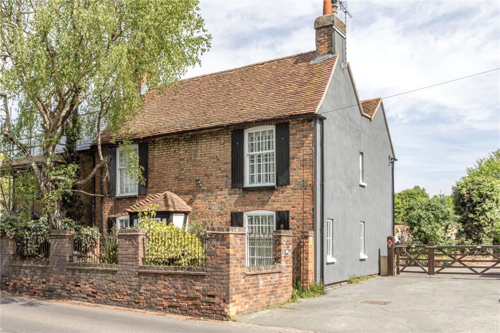 Main image of property: Chertsey Road, Addlestone, Surrey, KT15