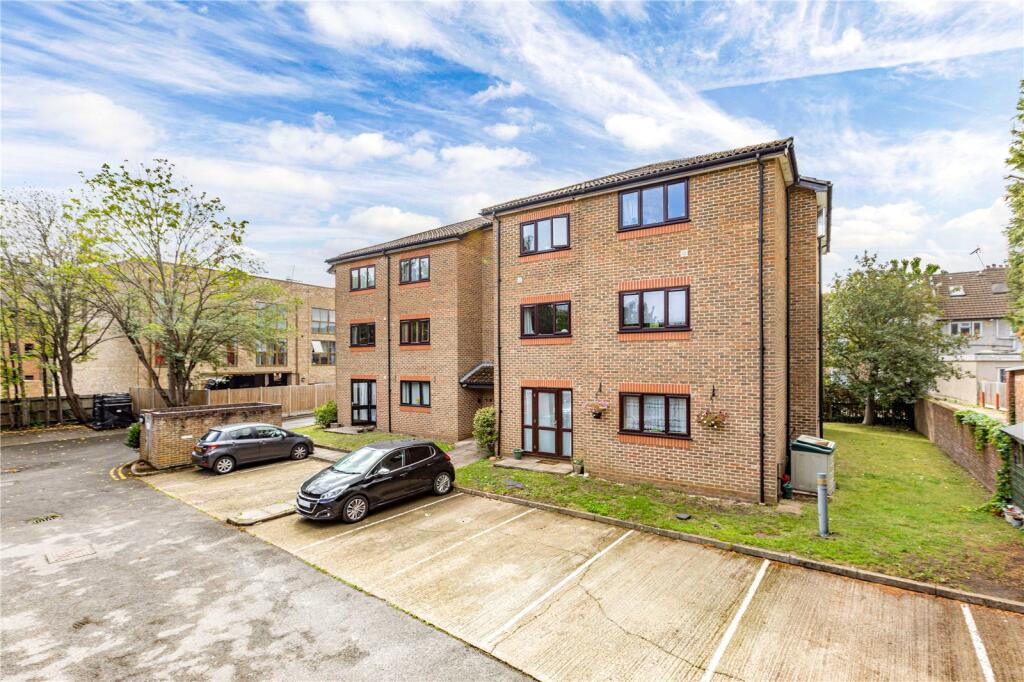 Main image of property: High Street, Addlestone, Surrey, KT15