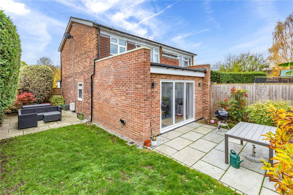 Main image of property: The Glen, Row Town, Addlestone, Surrey, KT15