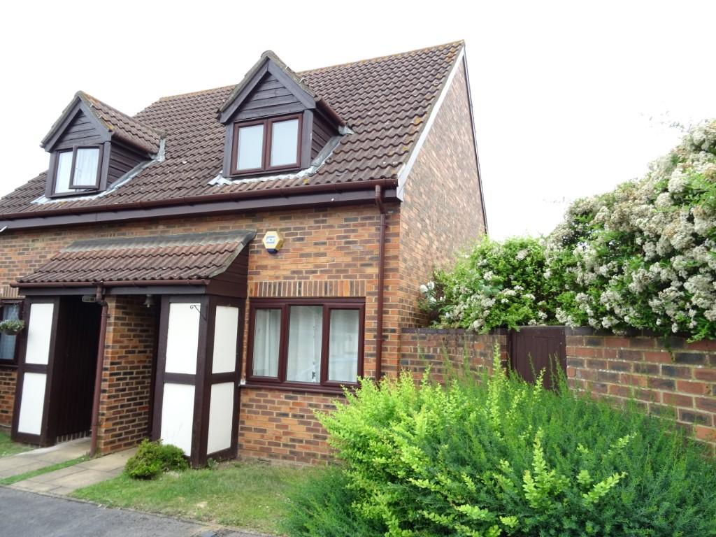 2 bedroom semidetached house for sale in Briar Walk, West Byfleet