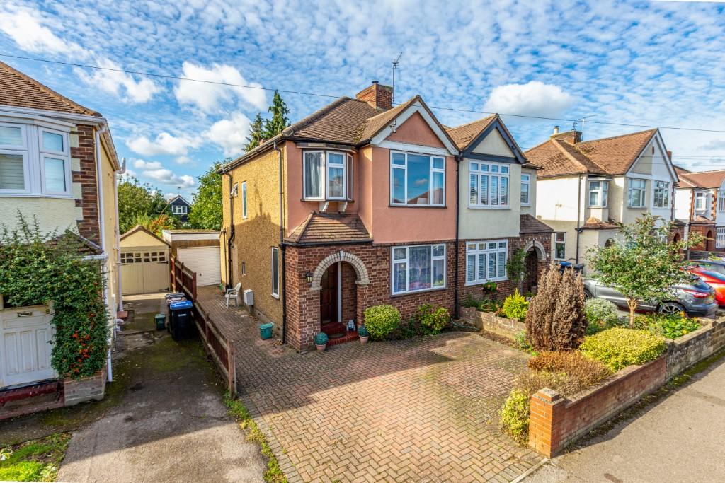 3 bedroom semidetached house for sale in Scotland Bridge Road, New Haw, KT15