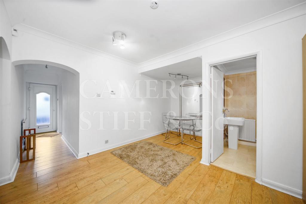 3 bedroom flat for sale in Christchurch Avenue, NW6