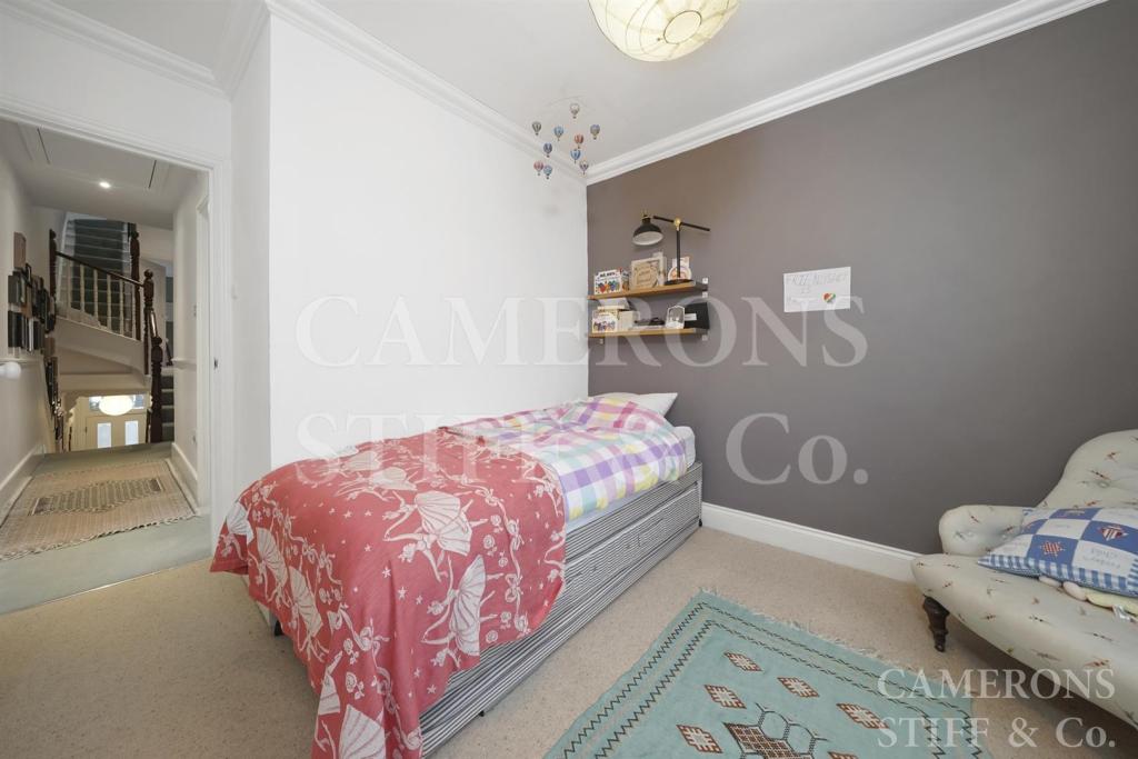 4 bedroom end of terrace house for sale in Plympton Avenue, London, NW6