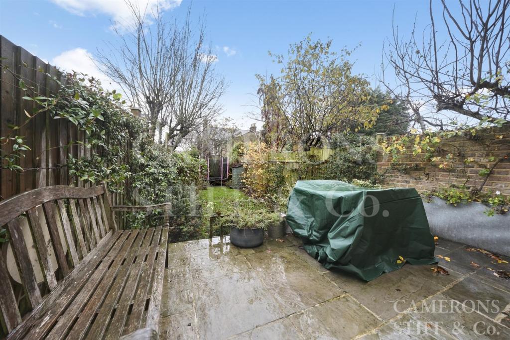 4 bedroom end of terrace house for sale in Plympton Avenue, London, NW6