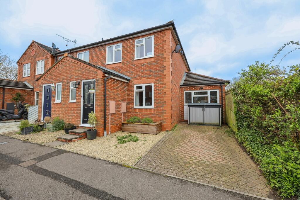 3 bedroom terraced house for sale in Barley Drive, Burgess Hill, RH15