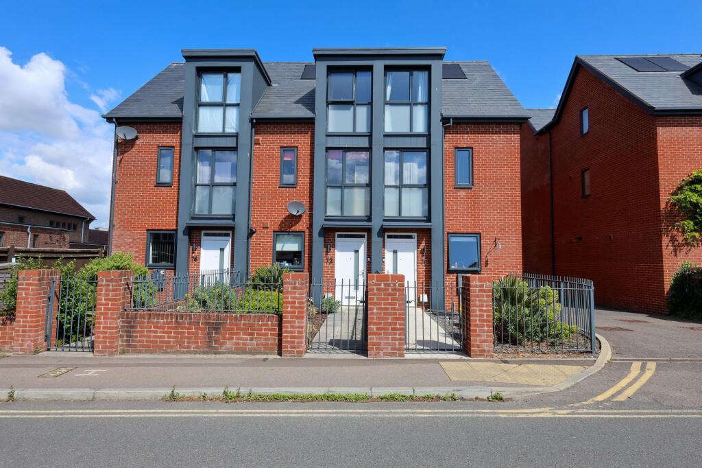 4 bedroom town house