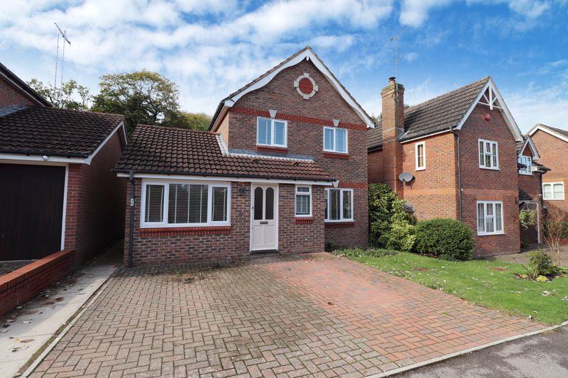 3 bedroom detached house for sale in Beale Street, Burgess Hill, West