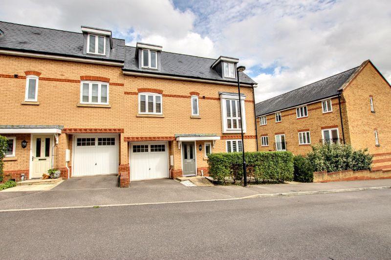 3 bedroom semidetached house for sale in Chapman Way, Haywards Heath, RH16