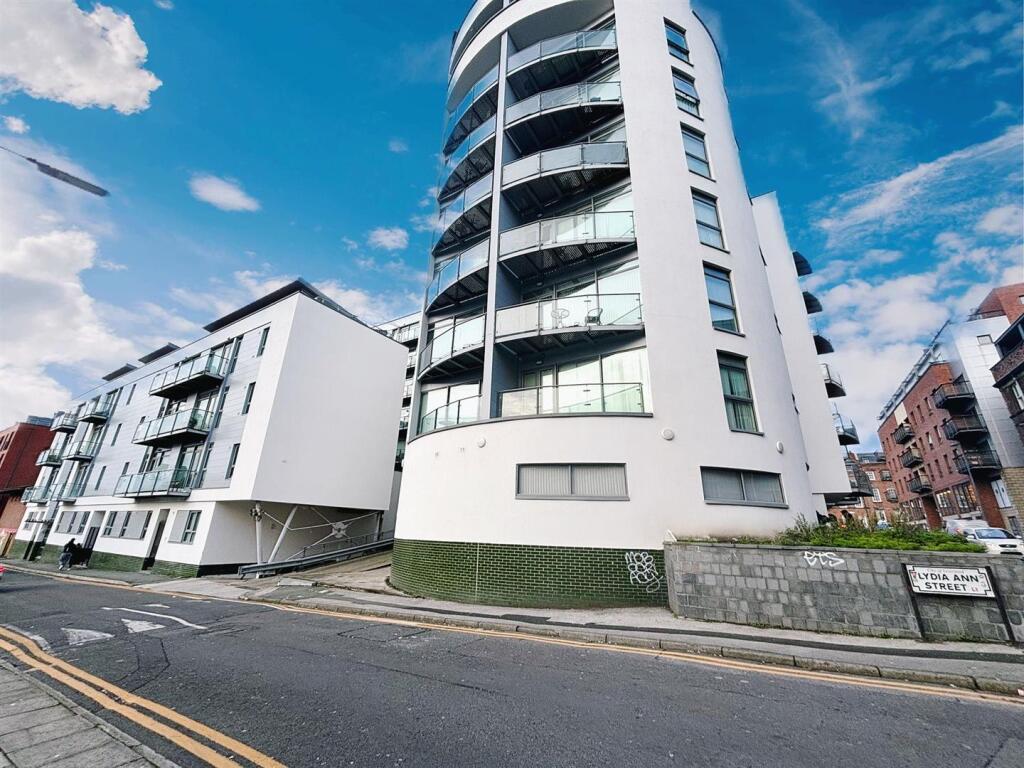 Main image of property: 2 bed unfurnished - Henry Street, Merseyside