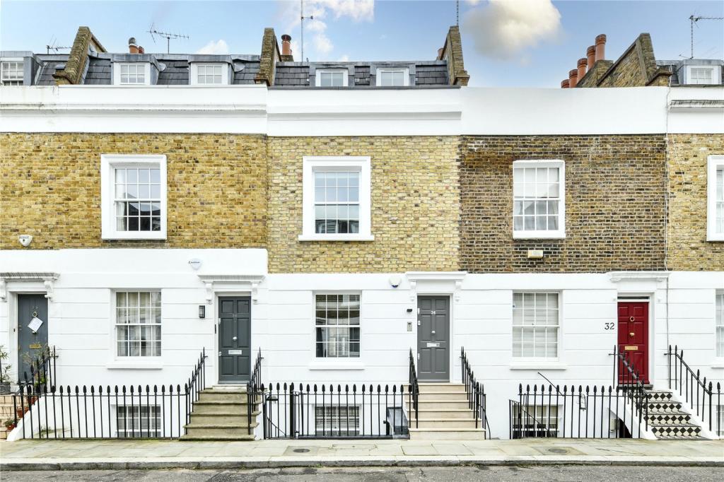 3 bedroom terraced house for sale in First Street, London, SW3