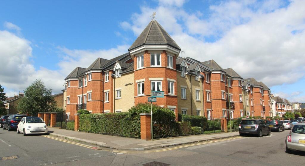 1 bedroom retirement property for sale in Leicester Road, EN5