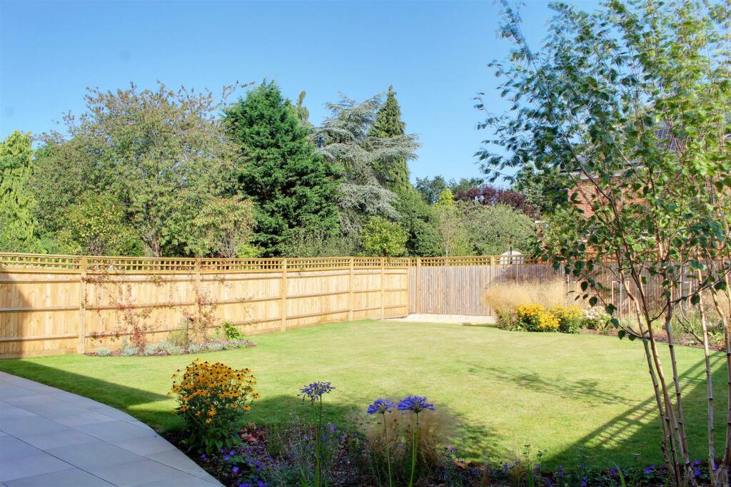 Additional property image - Brookmans Avenue, Brookmans Park