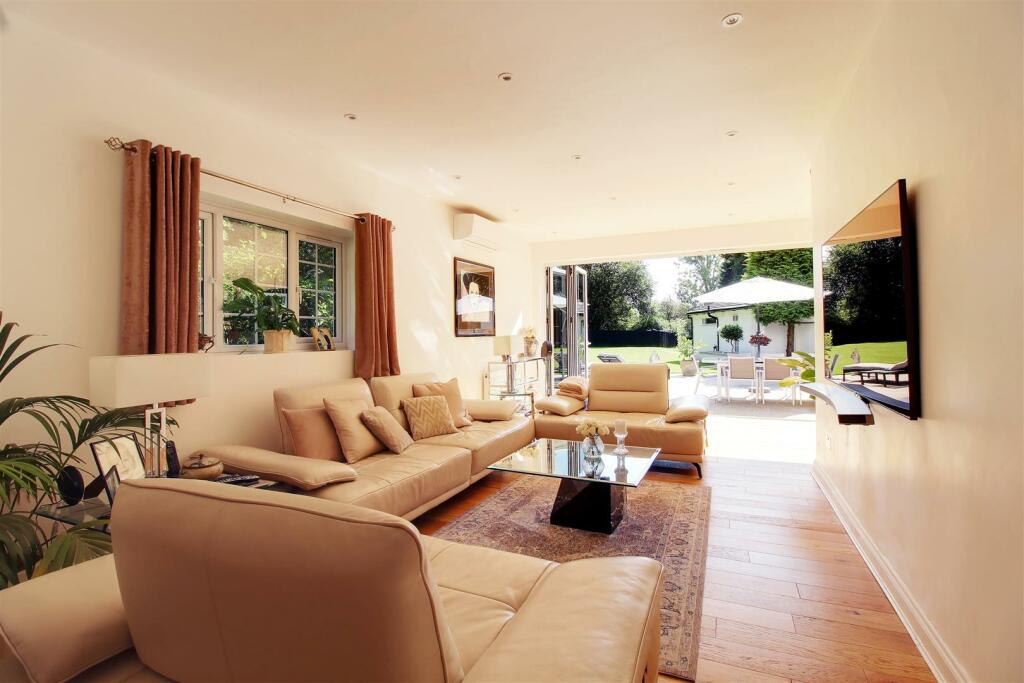 Additional property image - Dixons Hill Close, North Mymms