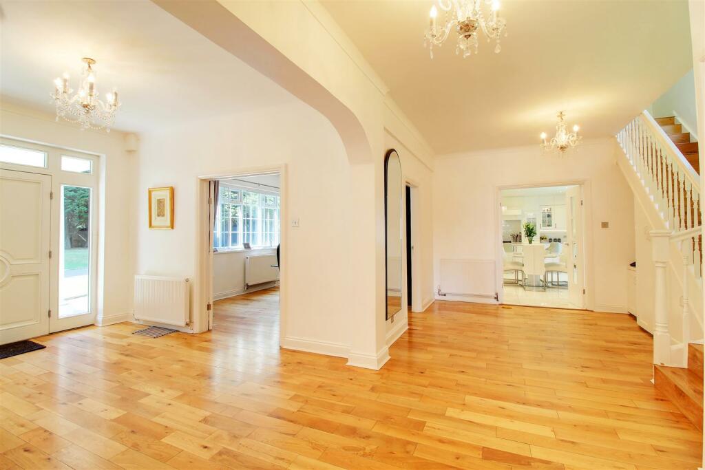 Additional property image - Dixons Hill Close, North Mymms