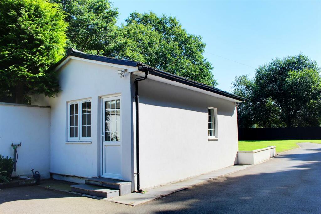 Additional property image - Dixons Hill Close, North Mymms