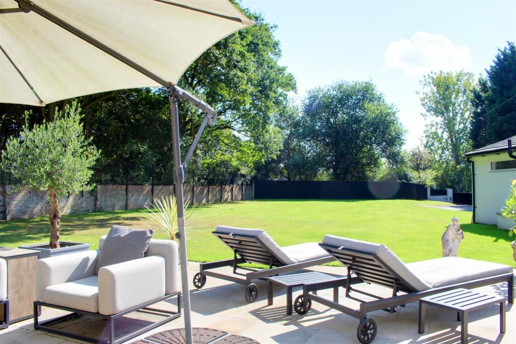 Additional property image - Dixons Hill Close, North Mymms