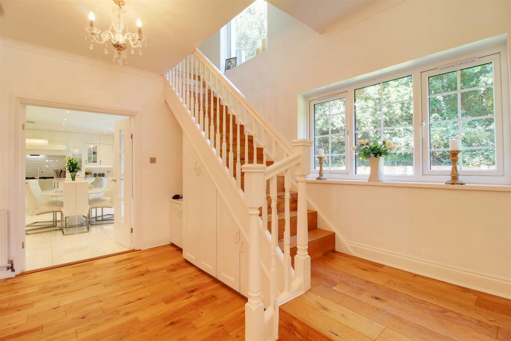 Additional property image - Dixons Hill Close, North Mymms