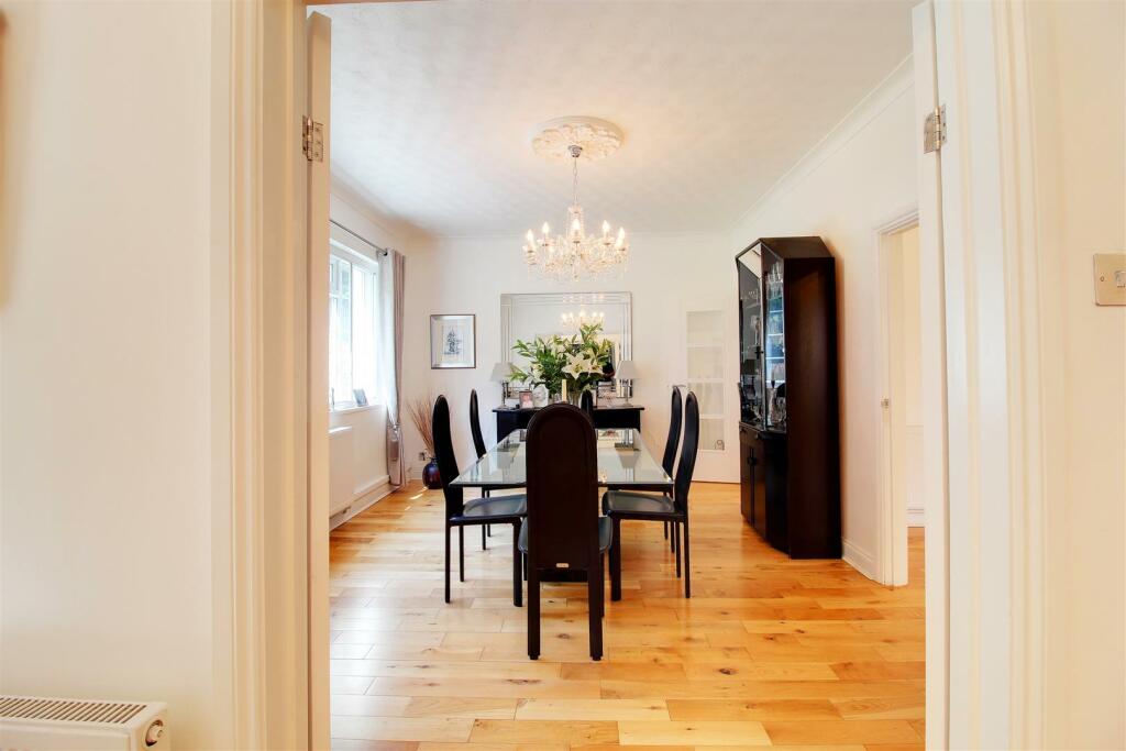 Additional property image - Dixons Hill Close, North Mymms
