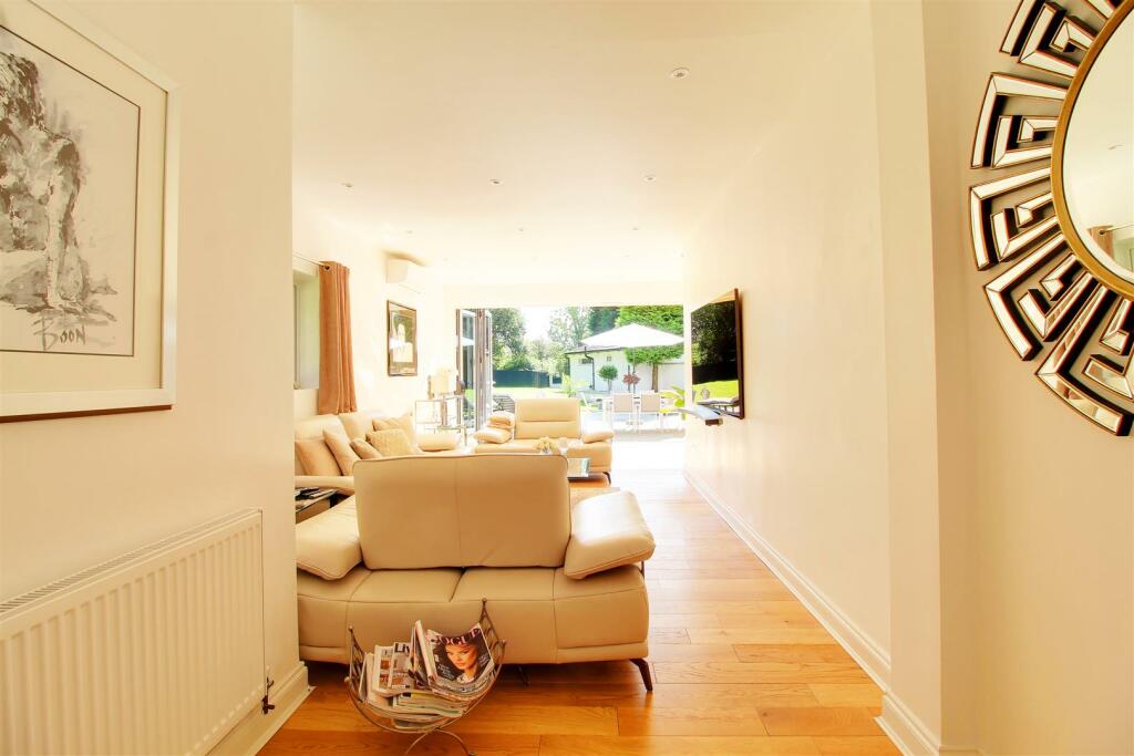 Additional property image - Dixons Hill Close, North Mymms