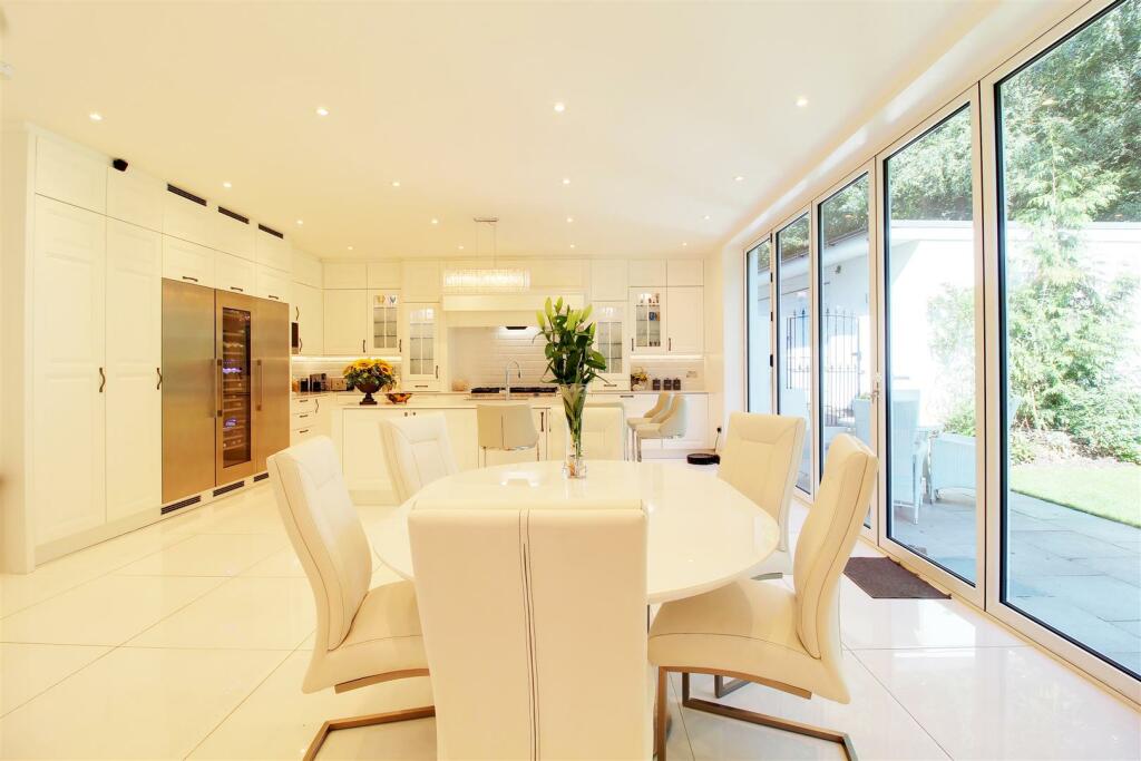 Additional property image - Dixons Hill Close, North Mymms