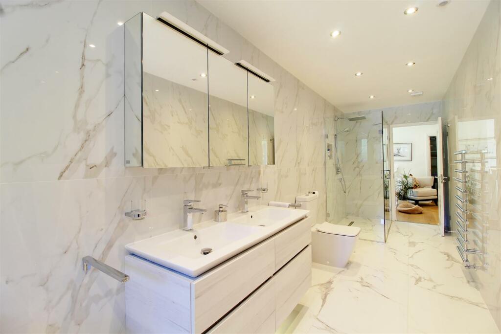 Additional property image - Dixons Hill Close, North Mymms