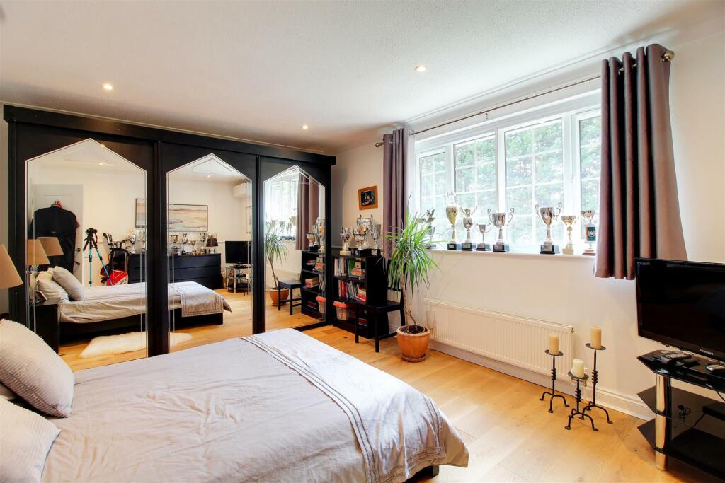 Additional property image - Dixons Hill Close, North Mymms