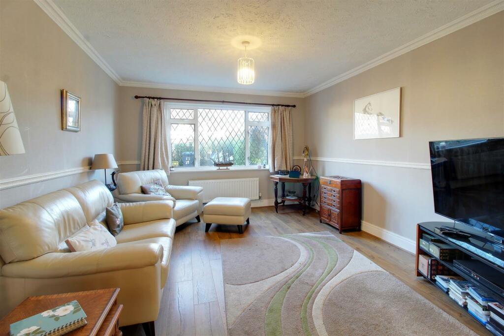 Additional property image - Peplins Way, Brookmans Park