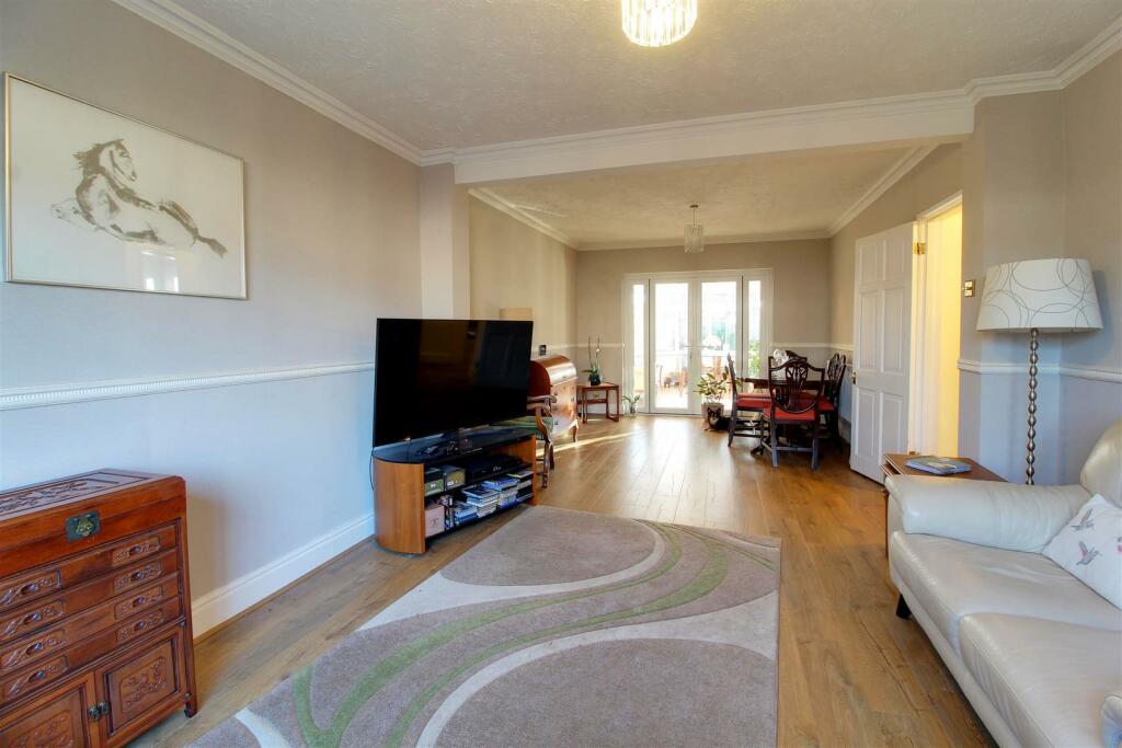 Additional property image - Peplins Way, Brookmans Park